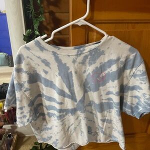 Blue and White Tie-Dye Cropped T-Shirt